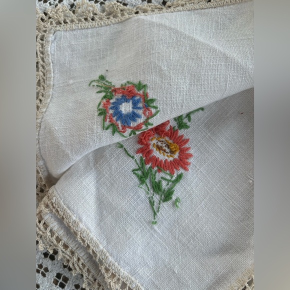 Two Tea Tray Embroidered Cloths. Centerpiece Doilie 1920s Cross Stitch Flowers - Picture 8 of 9